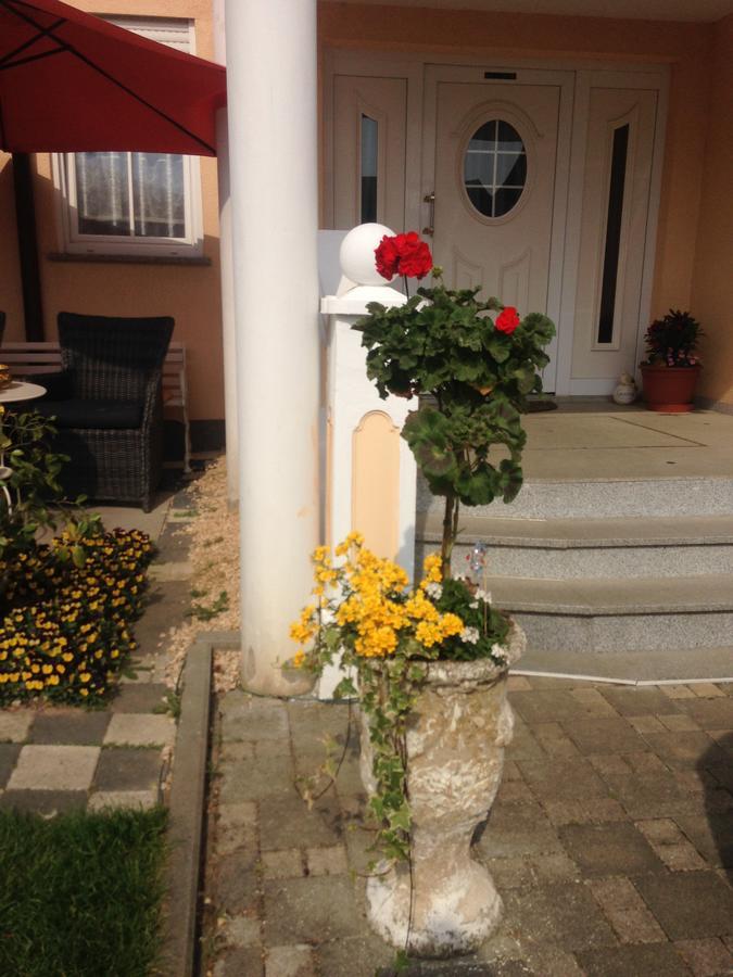 Gaestehaus Tante Tienchen 7 Minuten Zu Fuss Zum Europa Park , Plus Kostenloses Parkplatzticket Rulantica ,Alle Unsere Suiten Haben Einen Balkon Rust Dış mekan fotoğraf